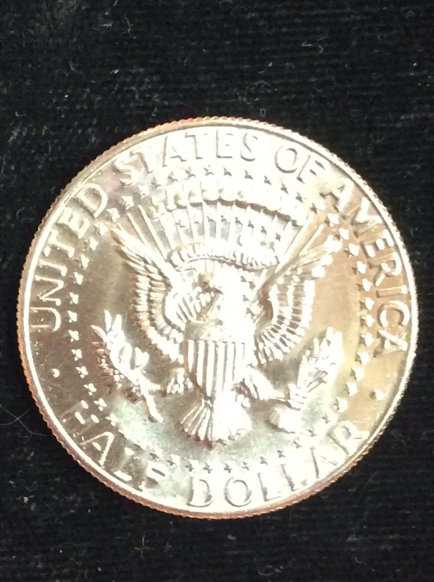 1987-P Kennedy Half Dollar in MS64 from a U.S. Uncirculated Set - Image 2