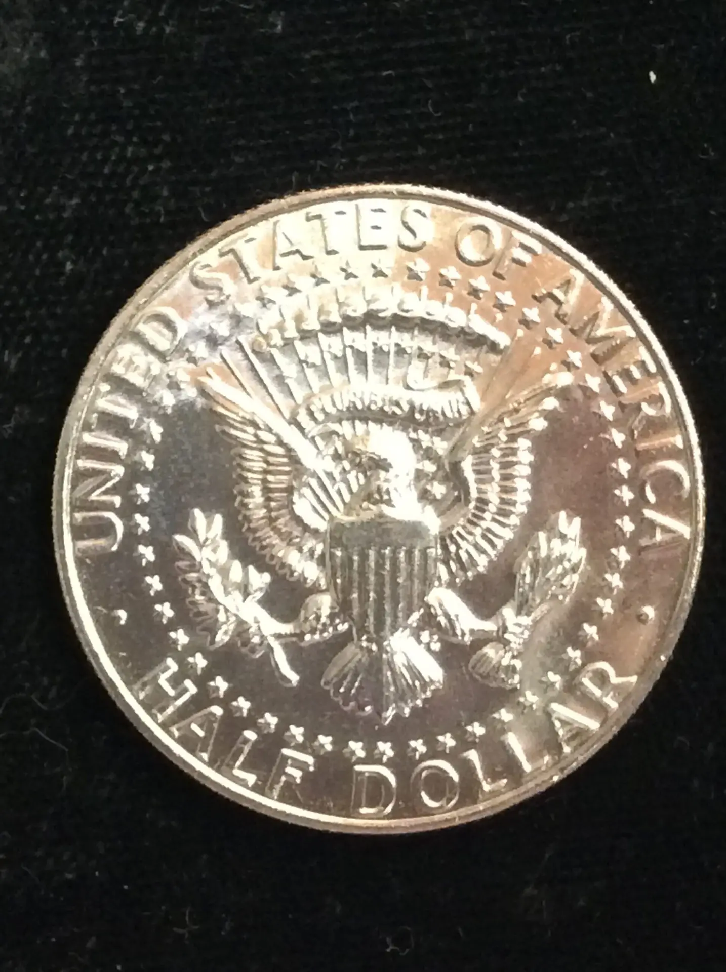 1987-P Kennedy Half Dollar in Gem BU MS65 Condition - Image 2